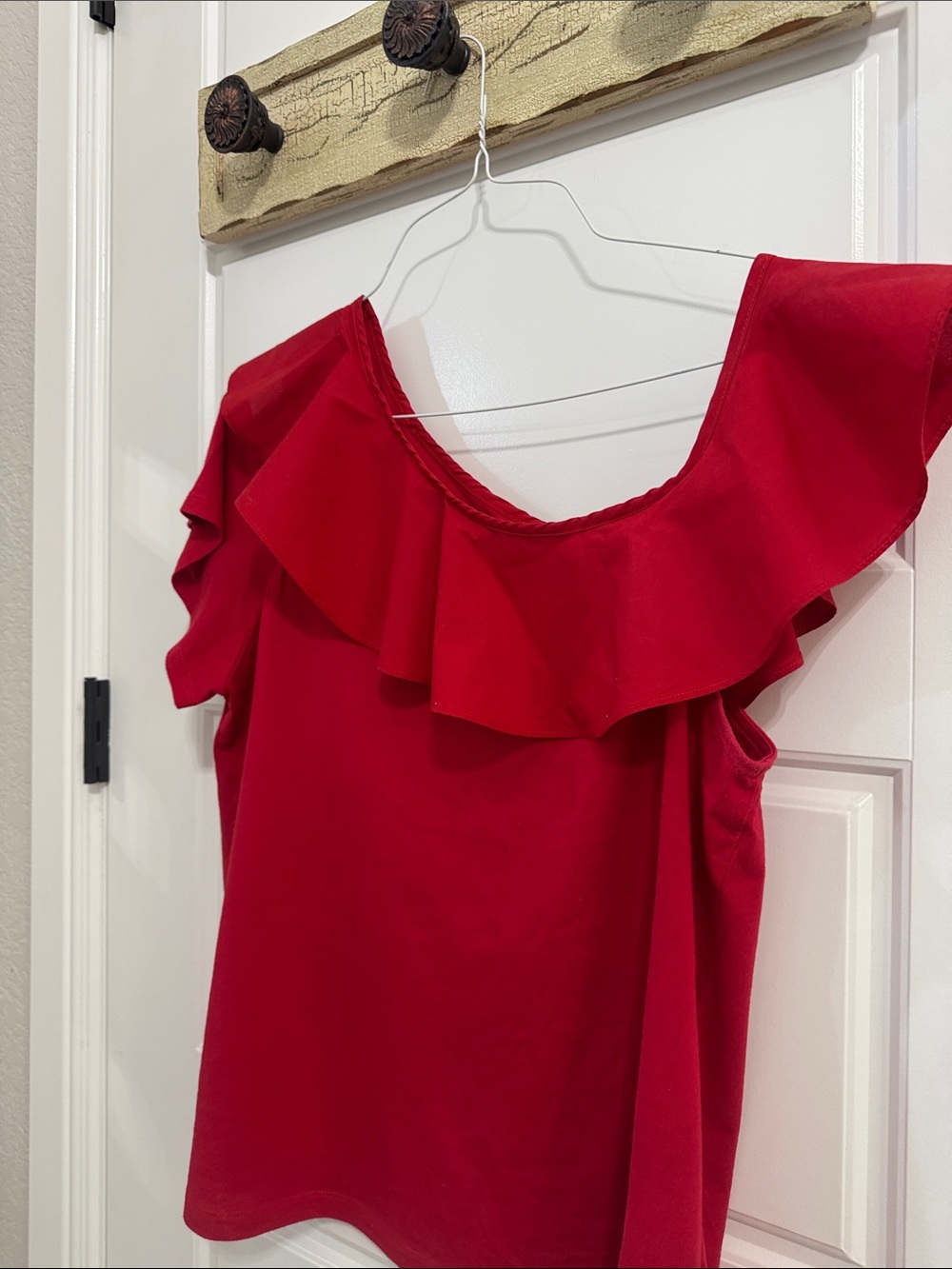 💕 Who What Wear Red One-Shoulder Ruffle Top ✨ - Picture 4 of 8